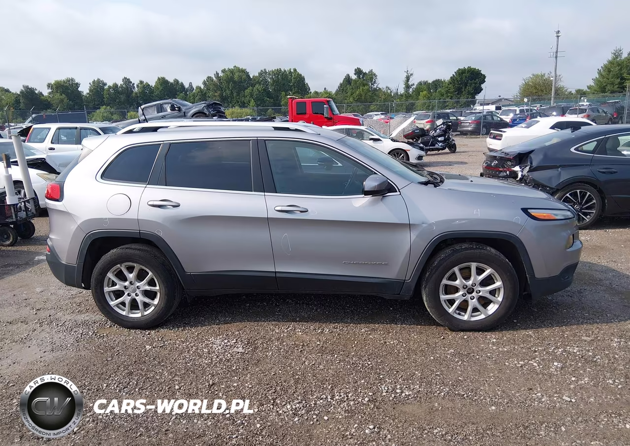 2017 Jeep Cherokee Latitude VIN:1C4PJMCS6HW595493 - 13
