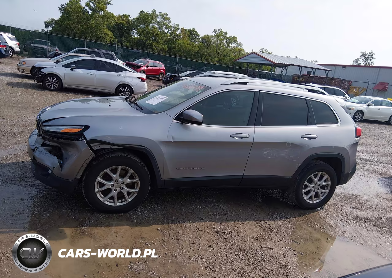 2017 Jeep Cherokee Latitude VIN:1C4PJMCS6HW595493 - 14