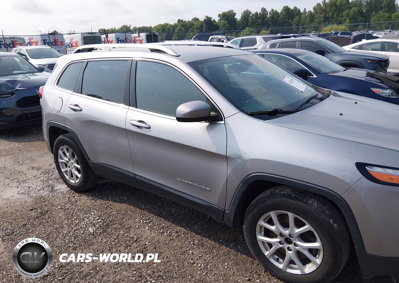 2017 Jeep Cherokee Latitude VIN:1C4PJMCS6HW595493 - 18
