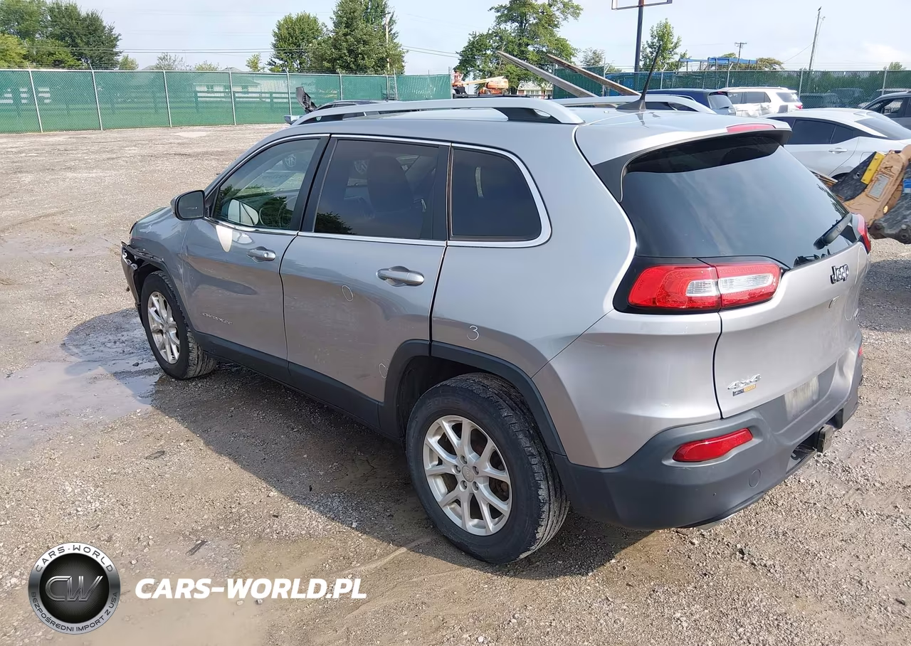 2017 Jeep Cherokee Latitude VIN:1C4PJMCS6HW595493 - 3
