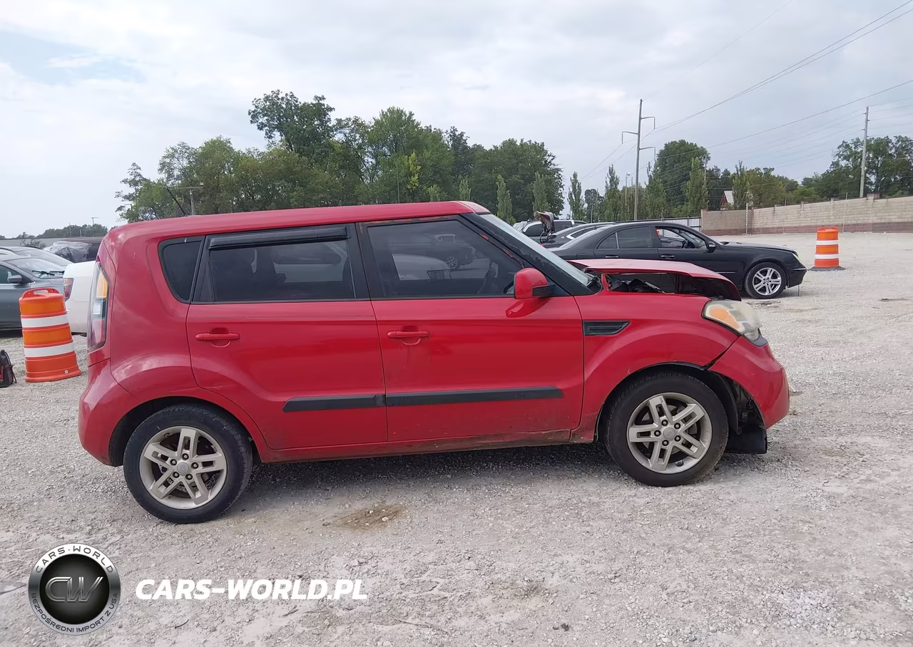 2011 Kia Soul + VIN:KNDJT2A28B7312083 - 13
