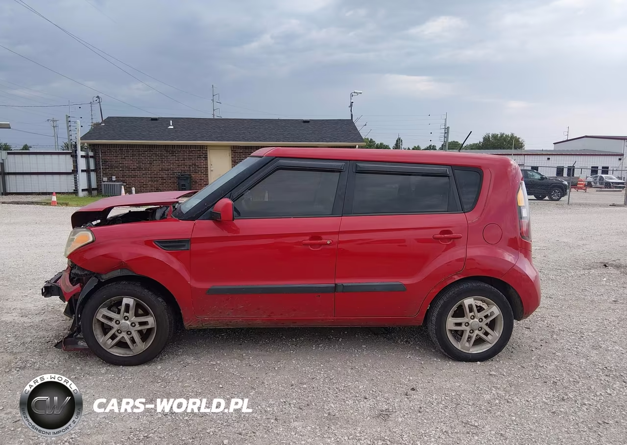 2011 Kia Soul + VIN:KNDJT2A28B7312083 - 14