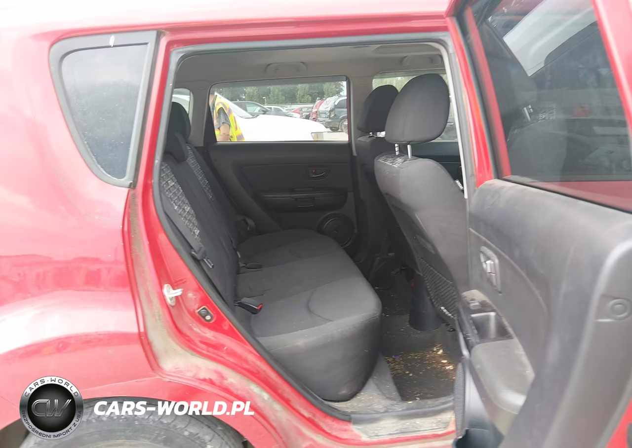 2011 Kia Soul + VIN:KNDJT2A28B7312083 - 8