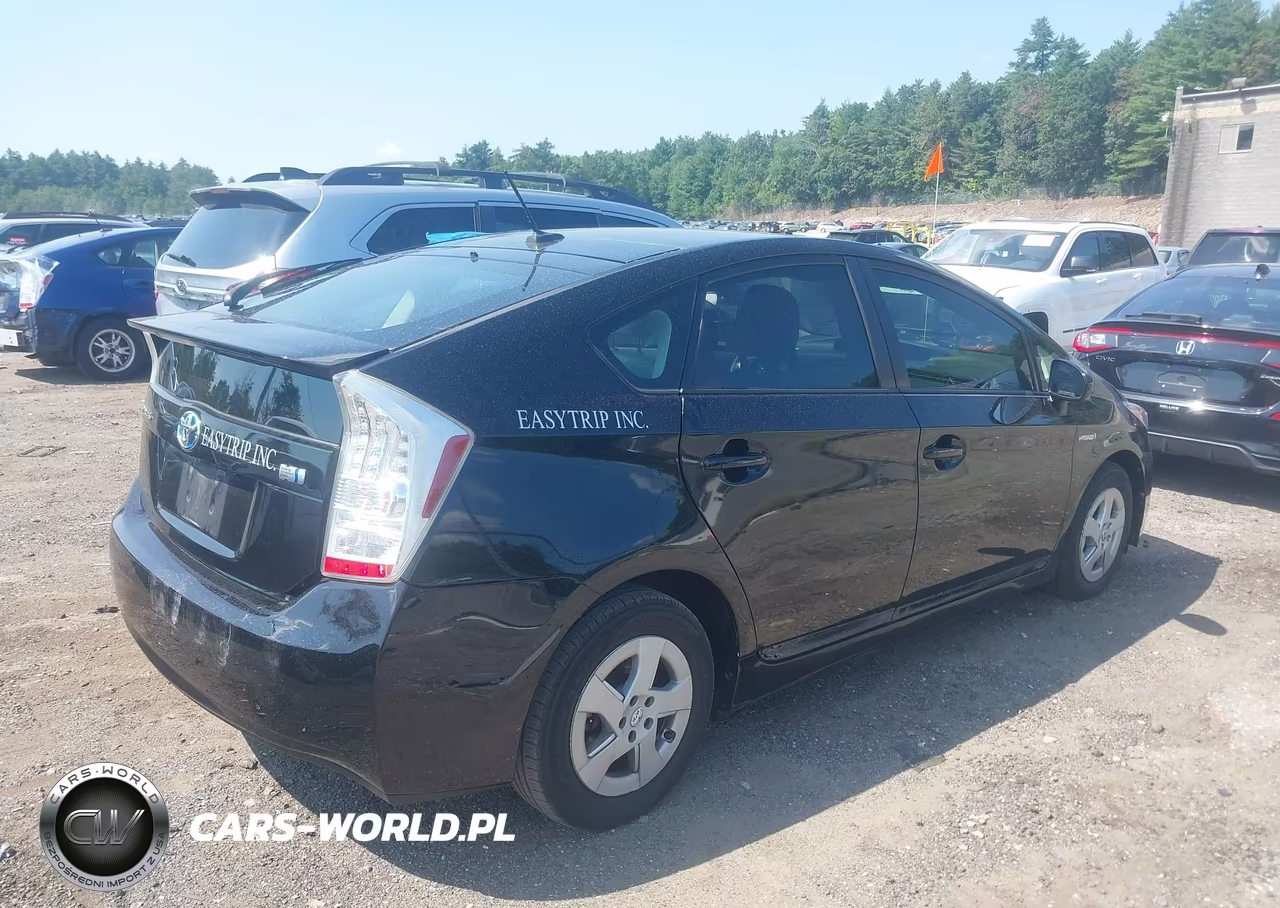 2011 Toyota Prius Four VIN:JTDKN3DU9B5324496 - 4