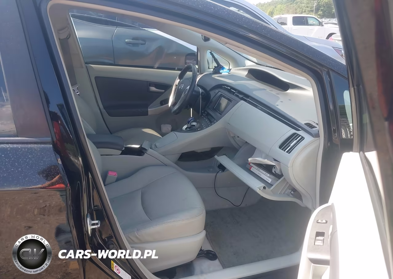 2011 Toyota Prius Four VIN:JTDKN3DU9B5324496 - 5