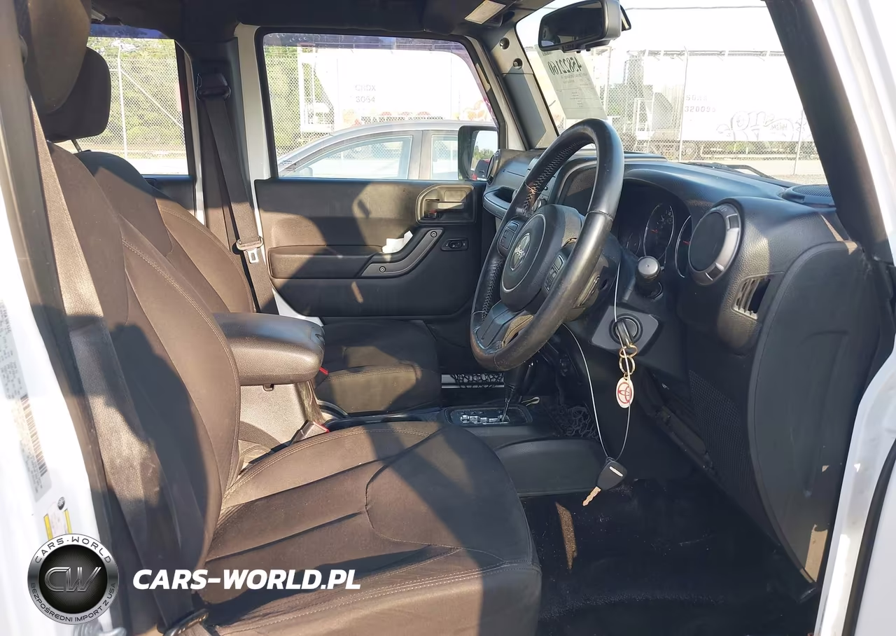 2015 Jeep Wrangler Unlimited Sport Rhd VIN:1C4BJWKG5FL679578 - 5