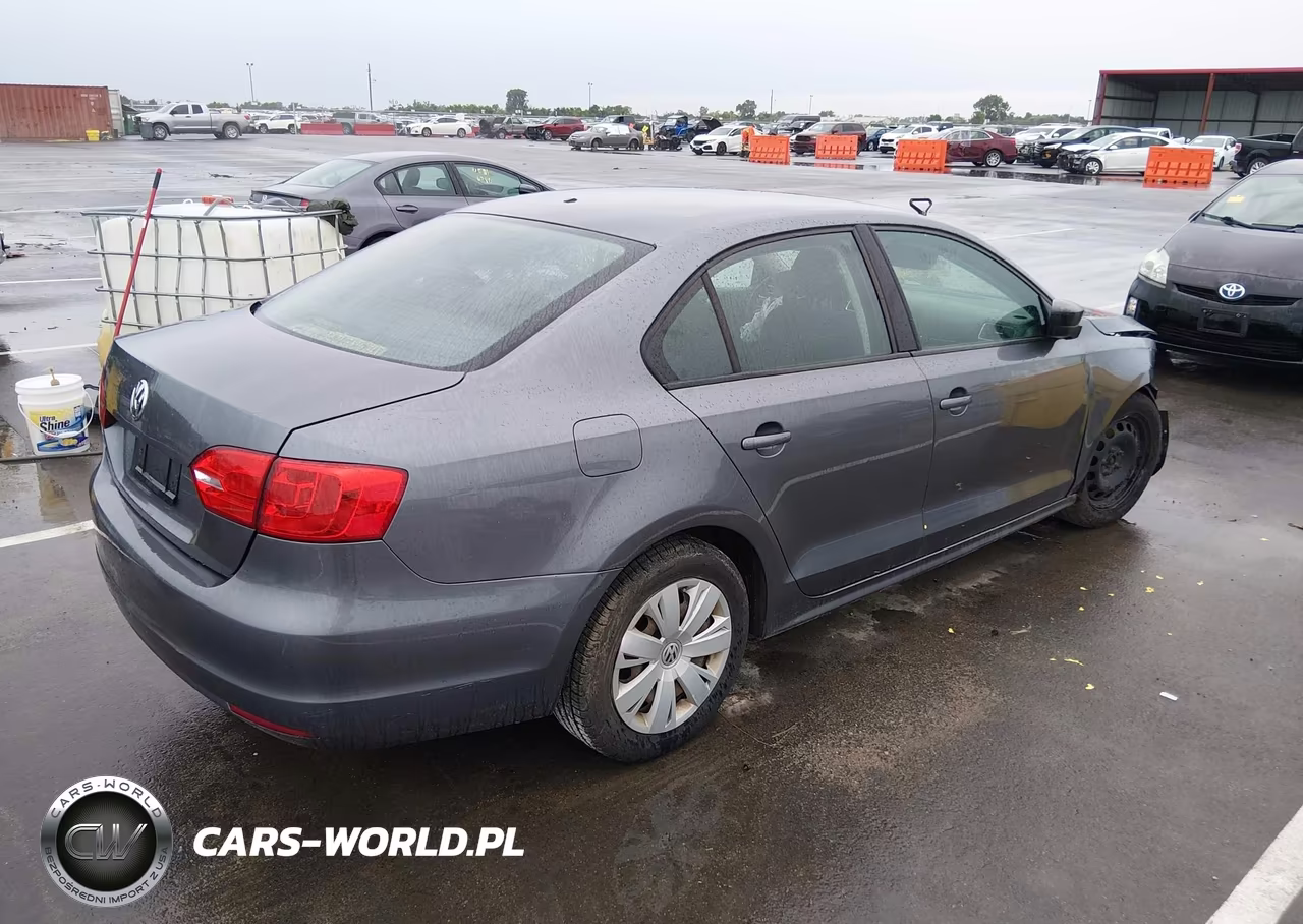 2013 Volkswagen Jetta 2.0L S VIN:3VW2K7AJ7DM216978 - 4