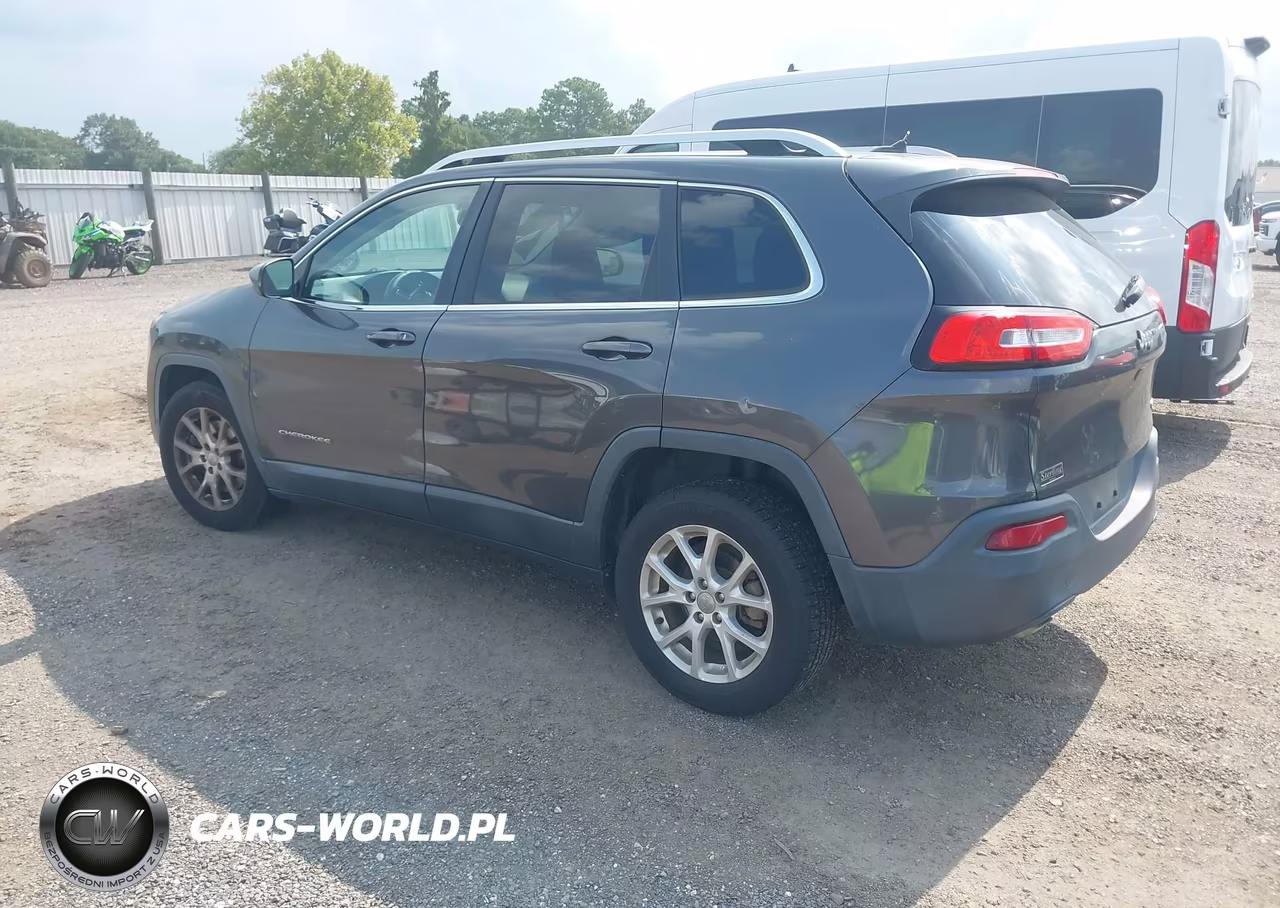 2015 Jeep Cherokee Latitude VIN:1C4PJLCB6FW690496 - 3