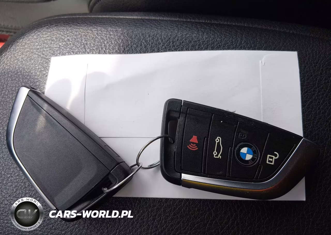 2018 BMW X2 xDrive28I VIN:WBXYJ5C32JEF72023 - 11