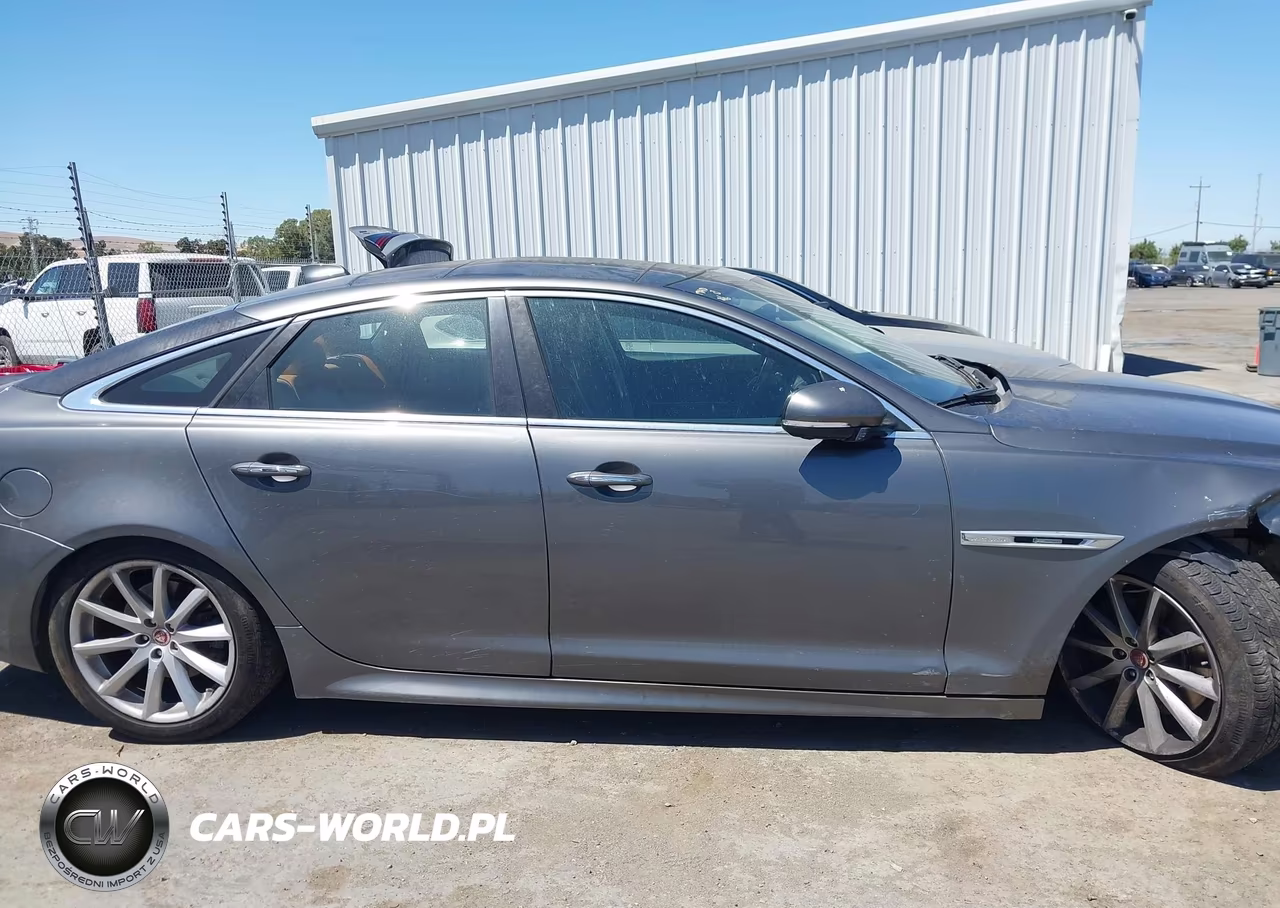 2018 Jaguar Xj R-Sport VIN:SAJWA1C72J8W15790 - 13