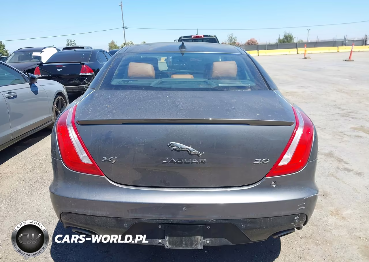 2018 Jaguar Xj R-Sport VIN:SAJWA1C72J8W15790 - 16