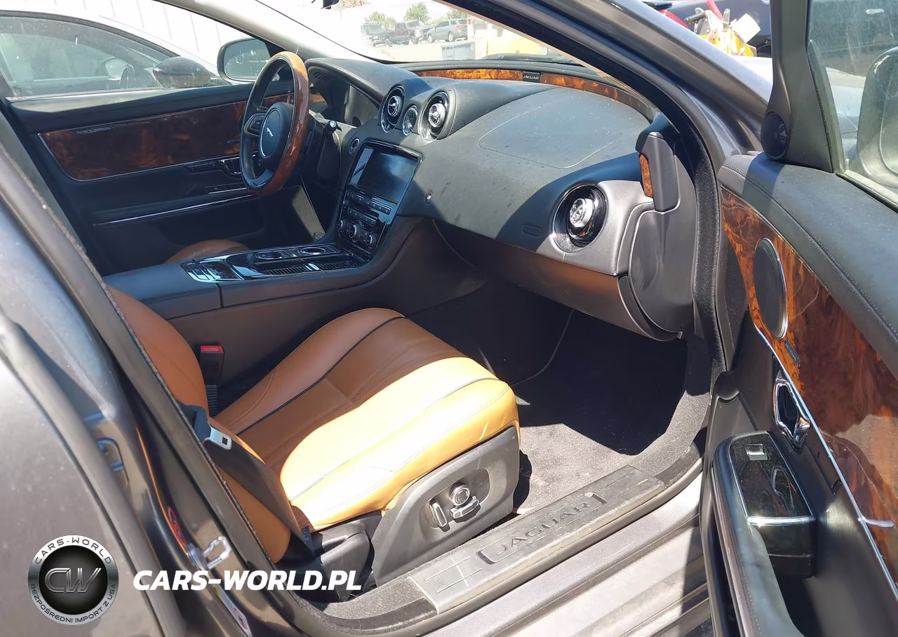 2018 Jaguar Xj R-Sport VIN:SAJWA1C72J8W15790 - 5