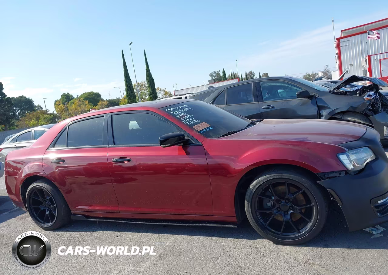 2015 Chrysler 300C Platinum VIN:2C3CCAPT7FH837931 - 13