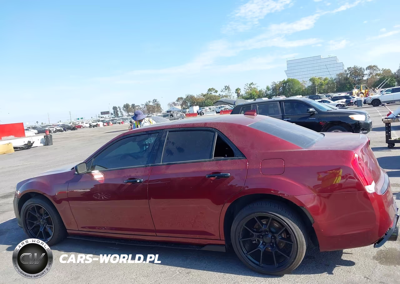 2015 Chrysler 300C Platinum VIN:2C3CCAPT7FH837931 - 14