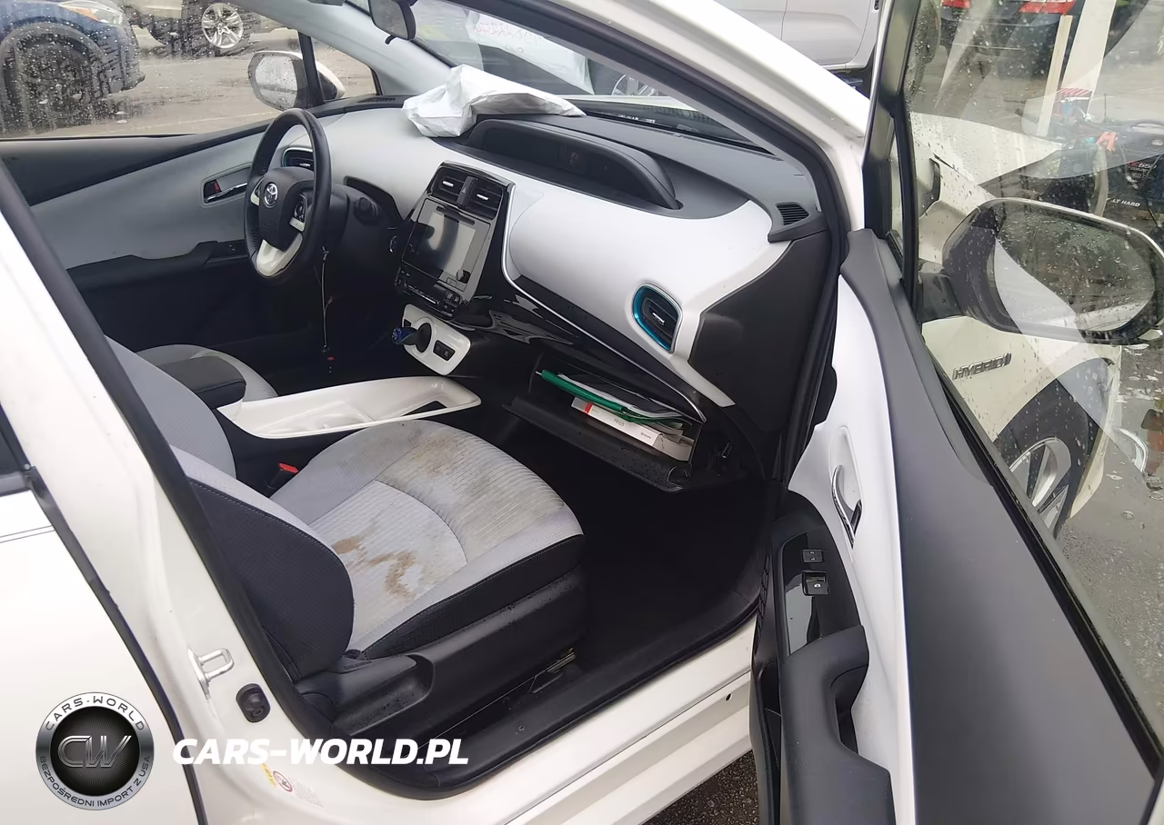2017 Toyota Prius Three VIN:JTDKARFU2H3034701 - 5