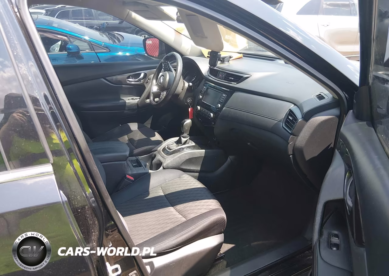 2019 Nissan Rogue S VIN:5N1AT2MV6KC802479 - 5
