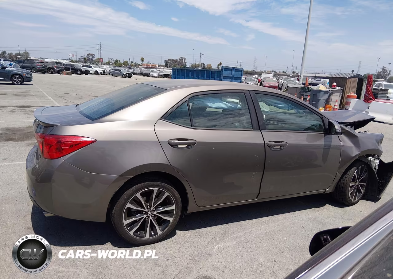 2018 Toyota Corolla Se VIN:5YFBURHE0JP777867 - 12