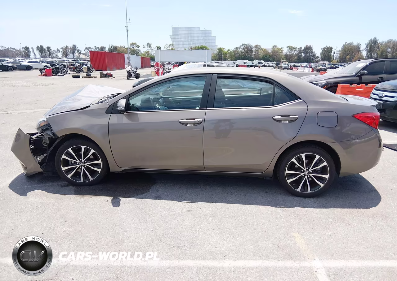 2018 Toyota Corolla Se VIN:5YFBURHE0JP777867 - 13