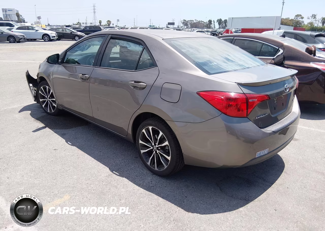 2018 Toyota Corolla Se VIN:5YFBURHE0JP777867 - 3