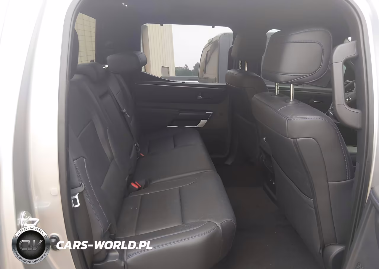 2025 Toyota Tundra Platinum VIN:5TFWA5DB4SX262307 - 8
