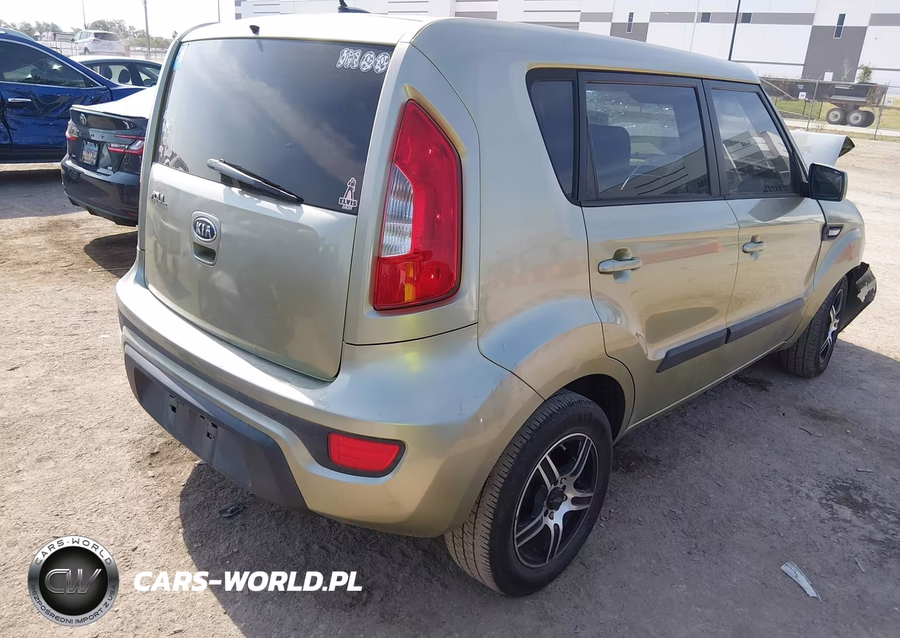 2012 Kia Soul VIN:KNDJT2A51C7360116 - 4