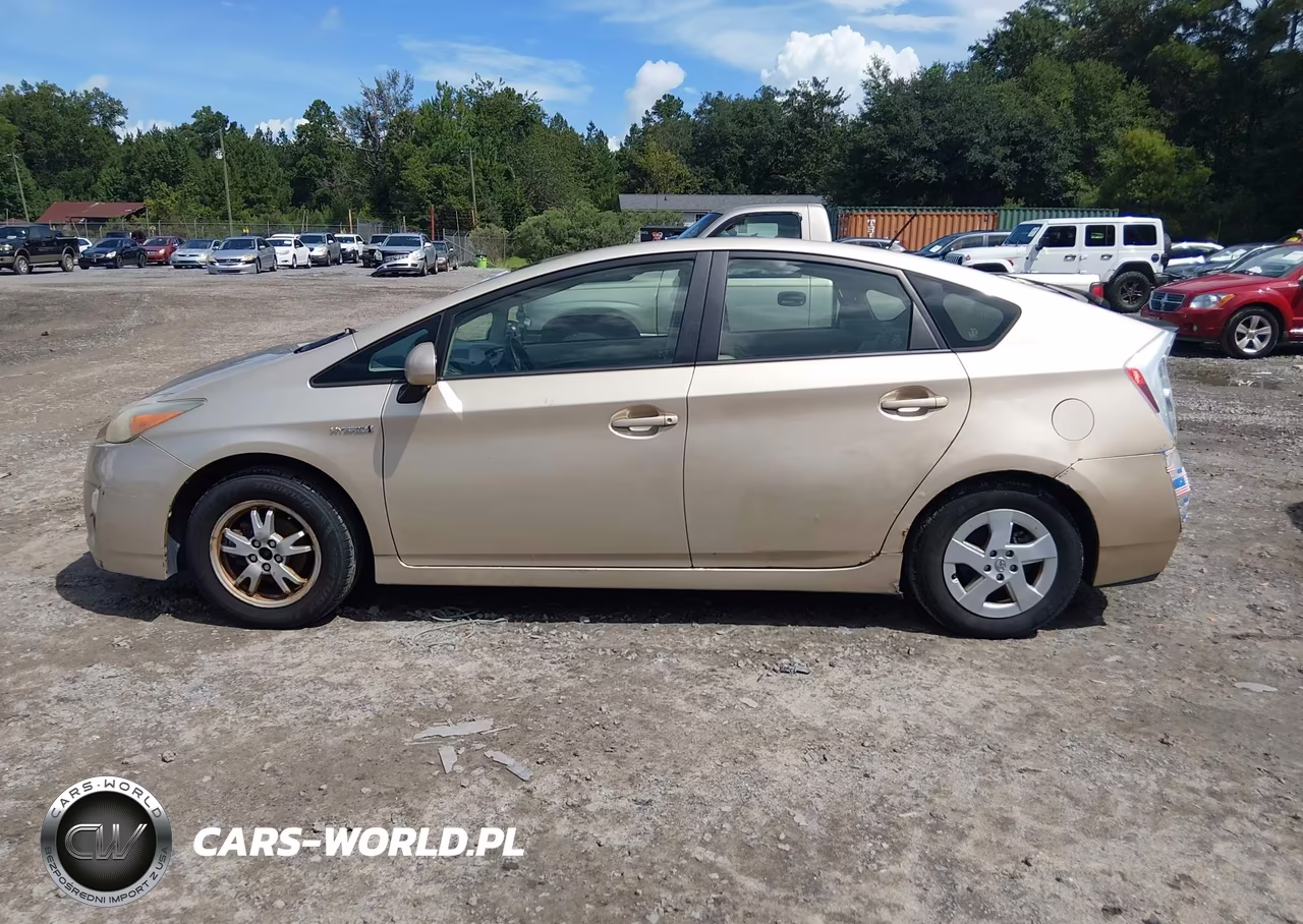 2011 Toyota Prius Two VIN:JTDKN3DUXB1446436 - 14