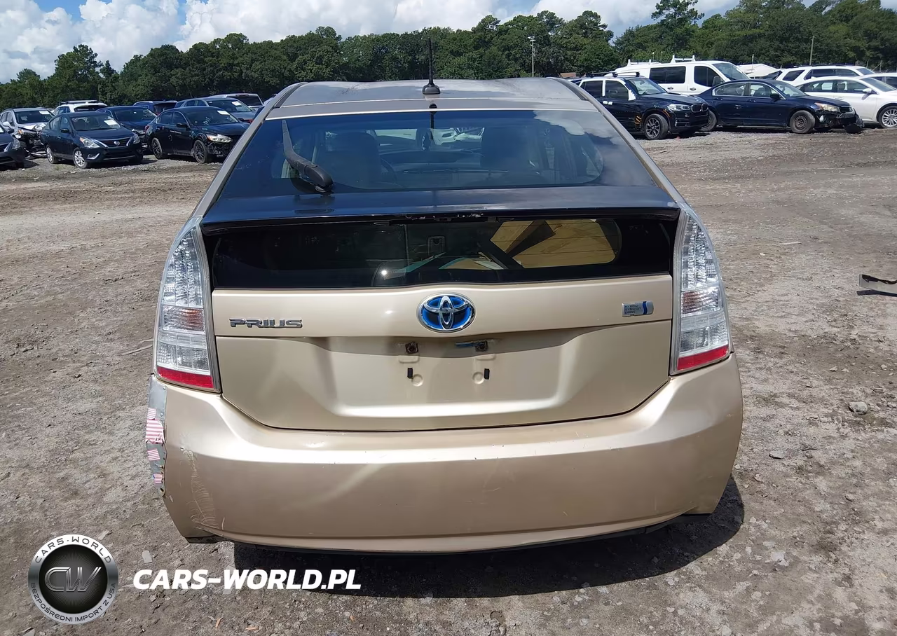 2011 Toyota Prius Two VIN:JTDKN3DUXB1446436 - 16