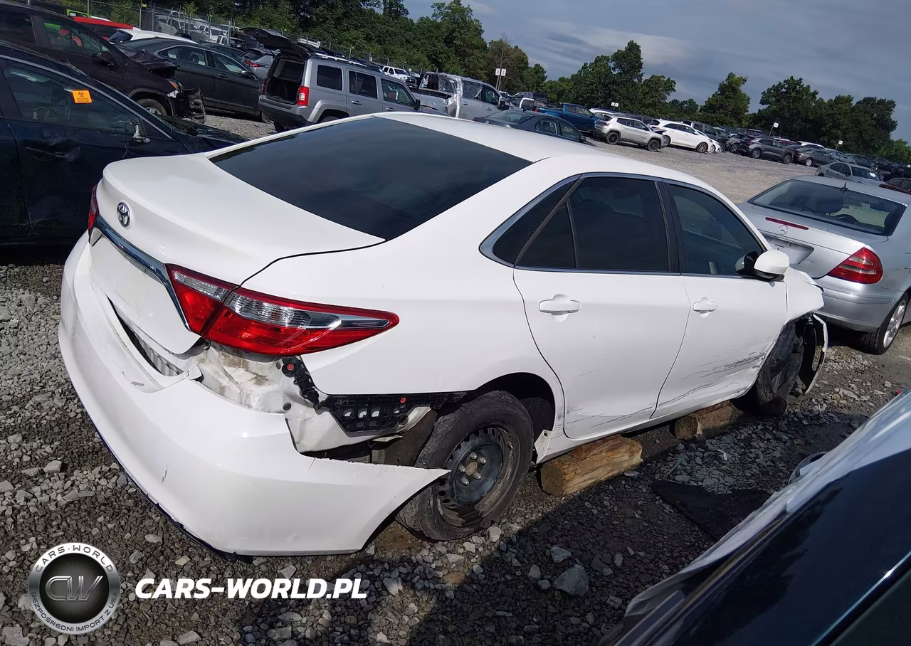 2016 Toyota Camry Le VIN:4T1BF1FK0GU143731 - 14