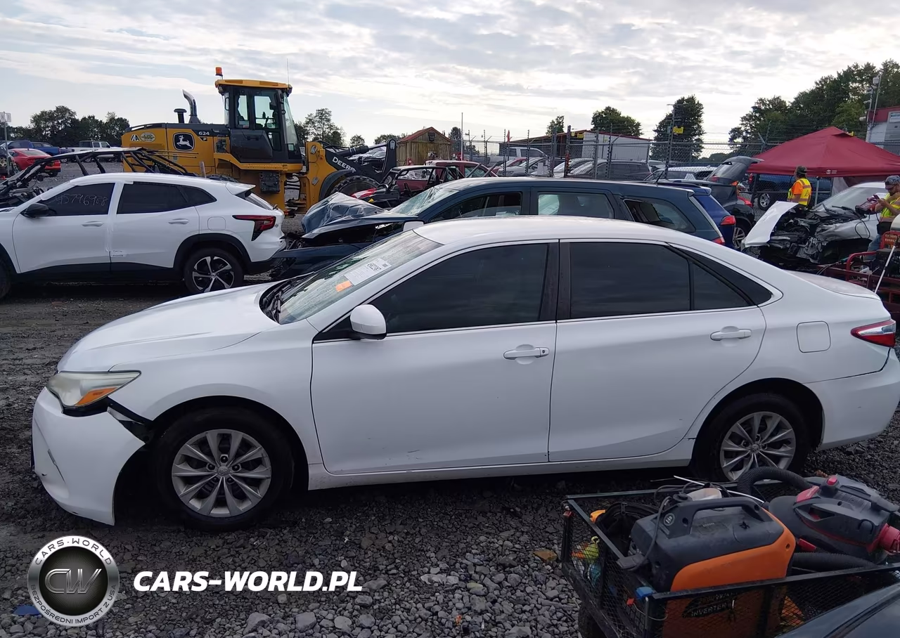 2016 Toyota Camry Le VIN:4T1BF1FK0GU143731 - 15