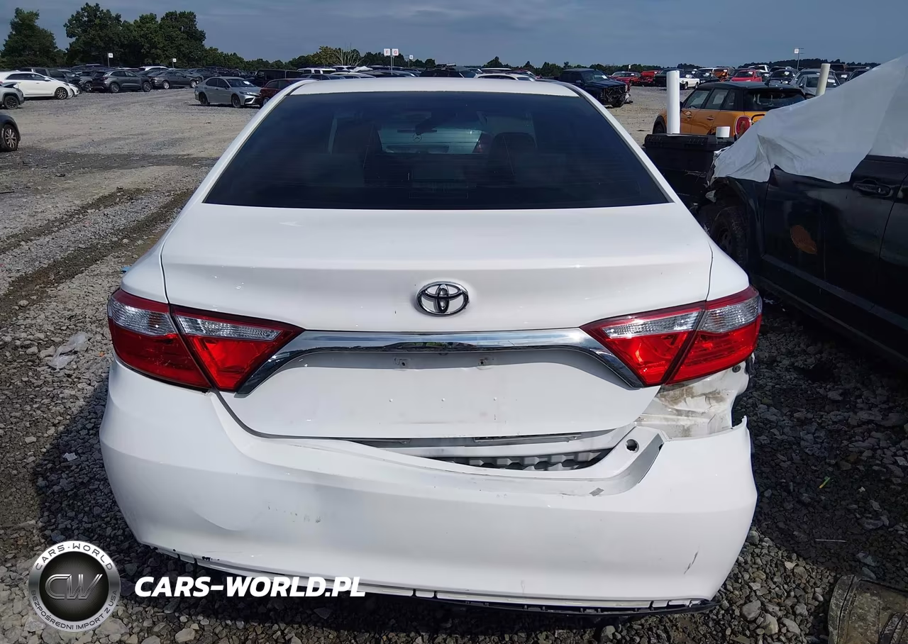 2016 Toyota Camry Le VIN:4T1BF1FK0GU143731 - 17