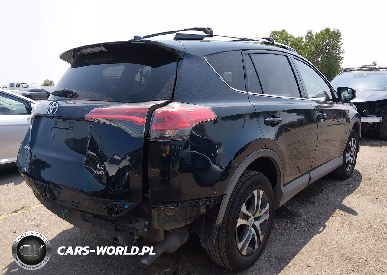 2018 Toyota Rav4 Le VIN:2T3BFREV7JW766403 - 4