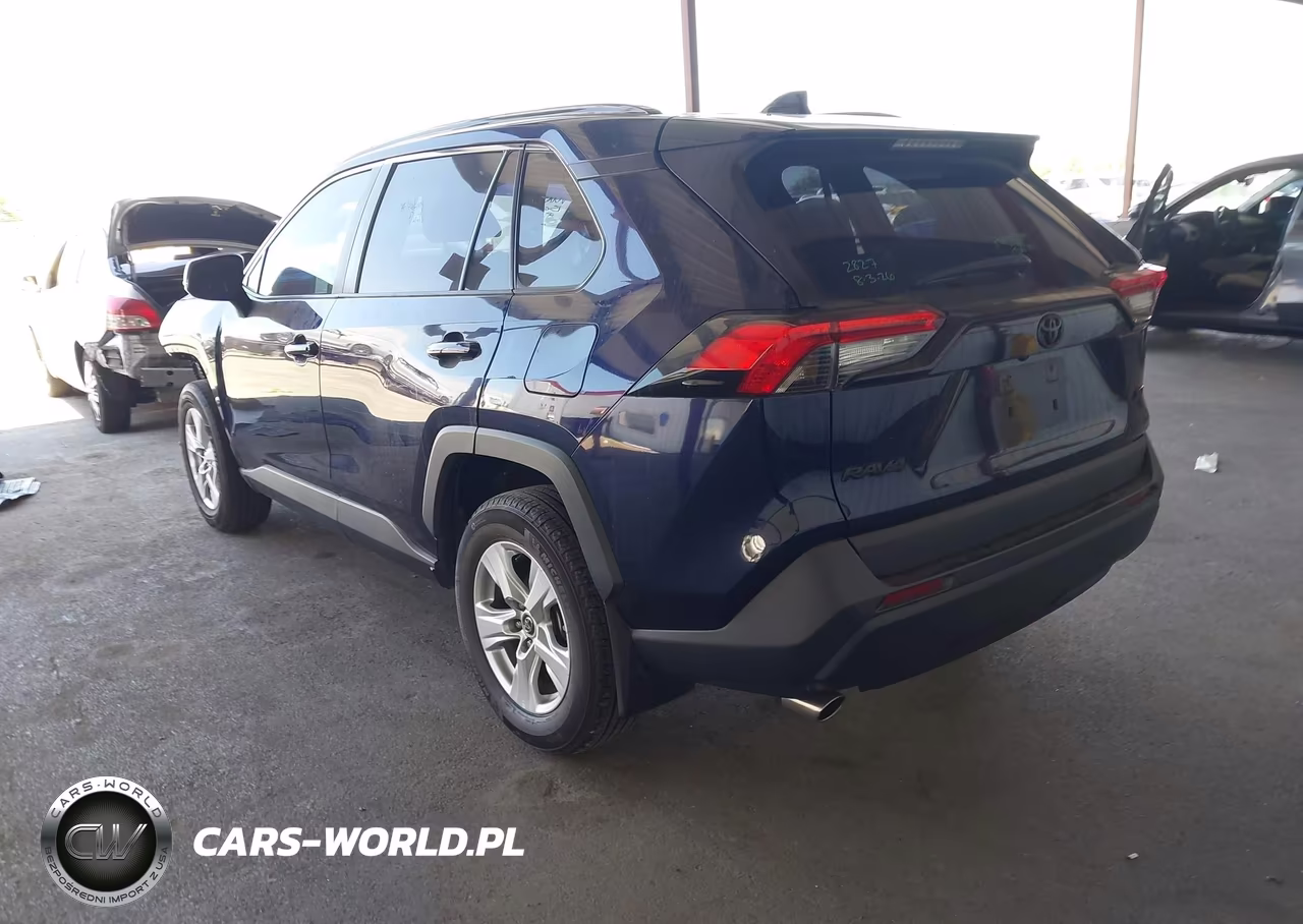 2021 Toyota Rav4 Xle VIN:2T3W1RFV4MW114728 - 3