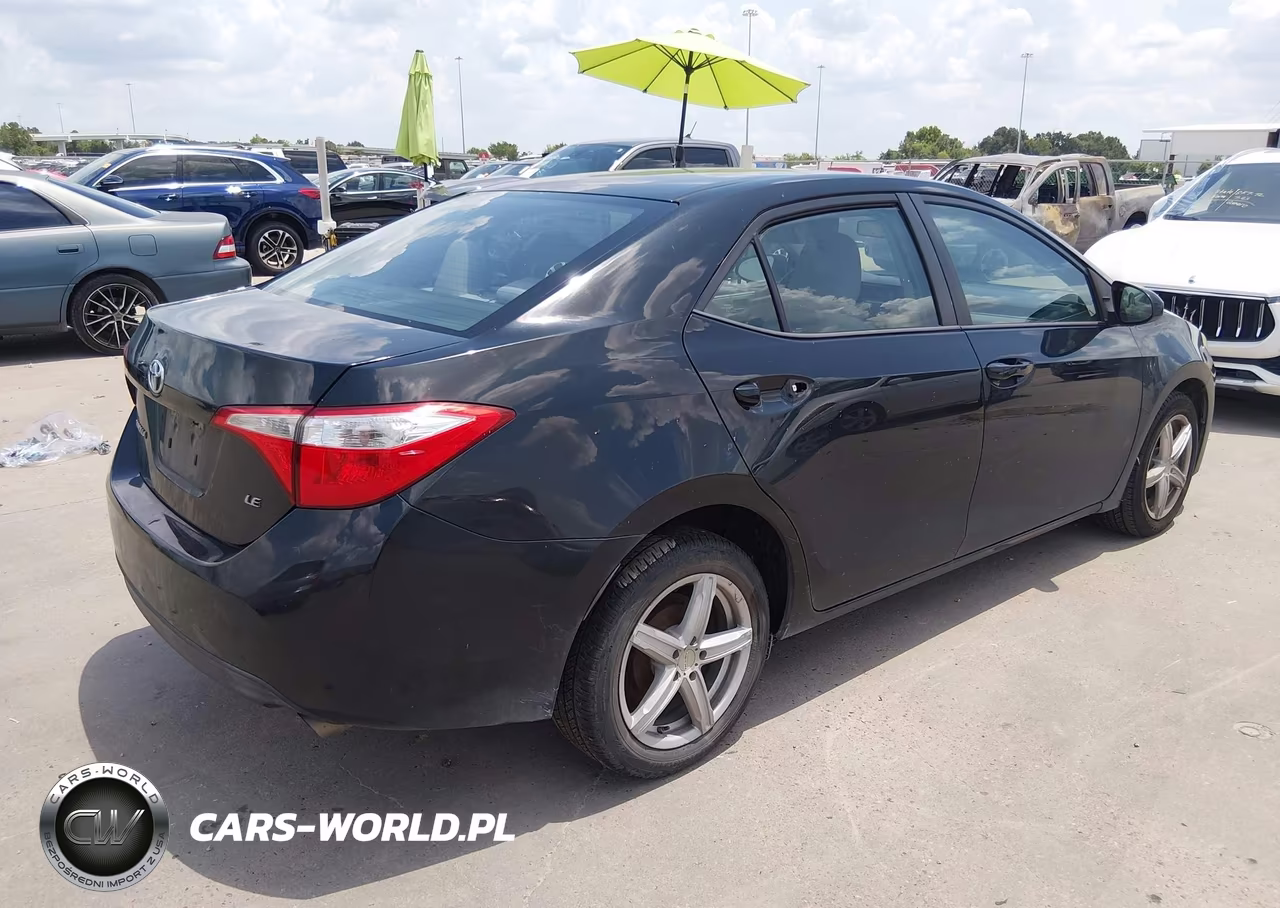 2015 Toyota Corolla Le VIN:5YFBURHE2FP211202 - 4