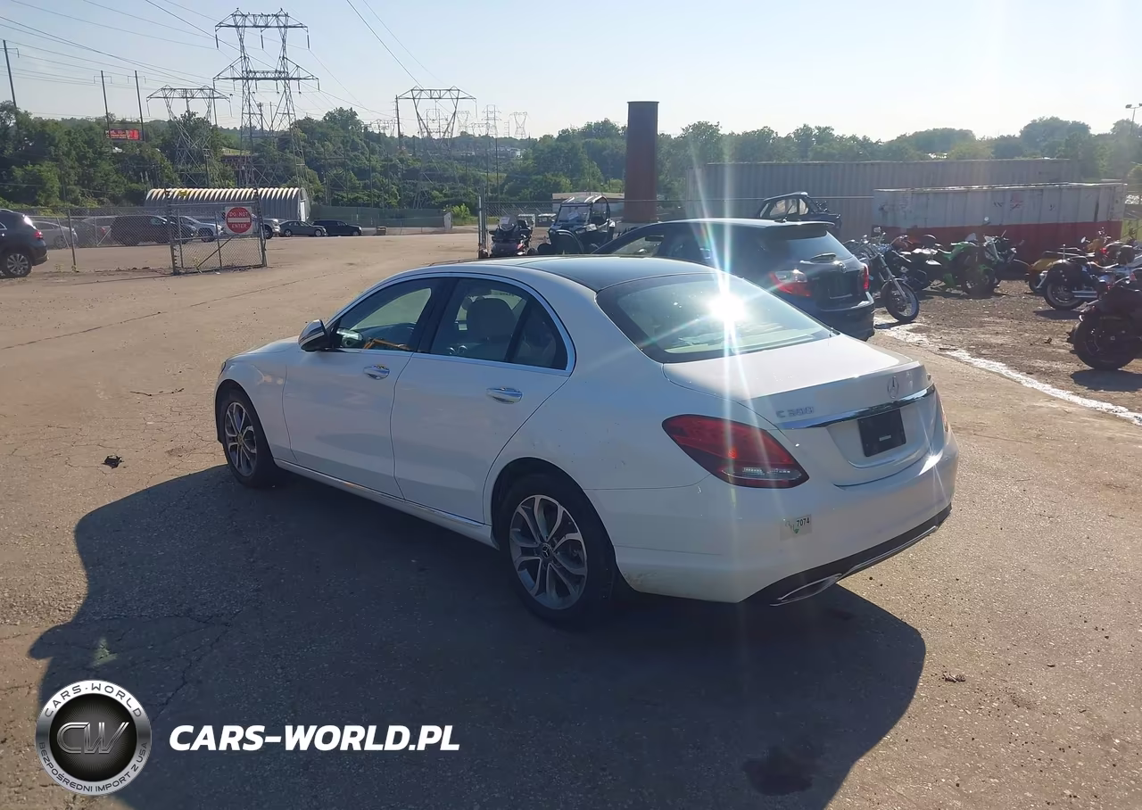 2018 Mercedes-Benz C 300 4Matic VIN:WDDWF4KB5JR400606 - 3