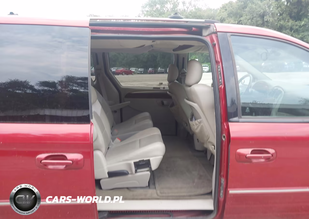 2007 Chrysler Town & Country Limited VIN:2A4GP64L37R139941 - 8