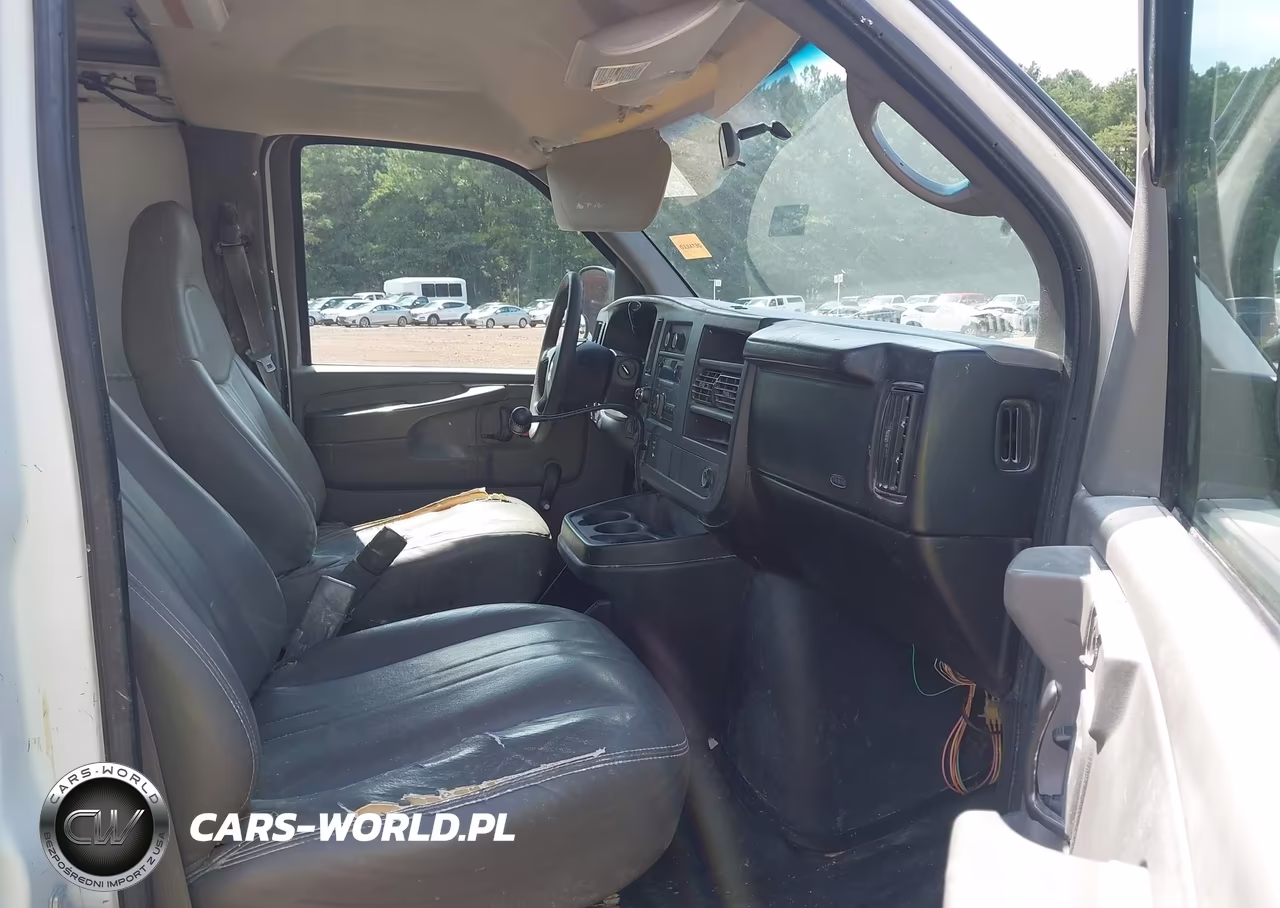 2009 Chevrolet Express Work Van VIN:1GCGG25CX91108481 - 5