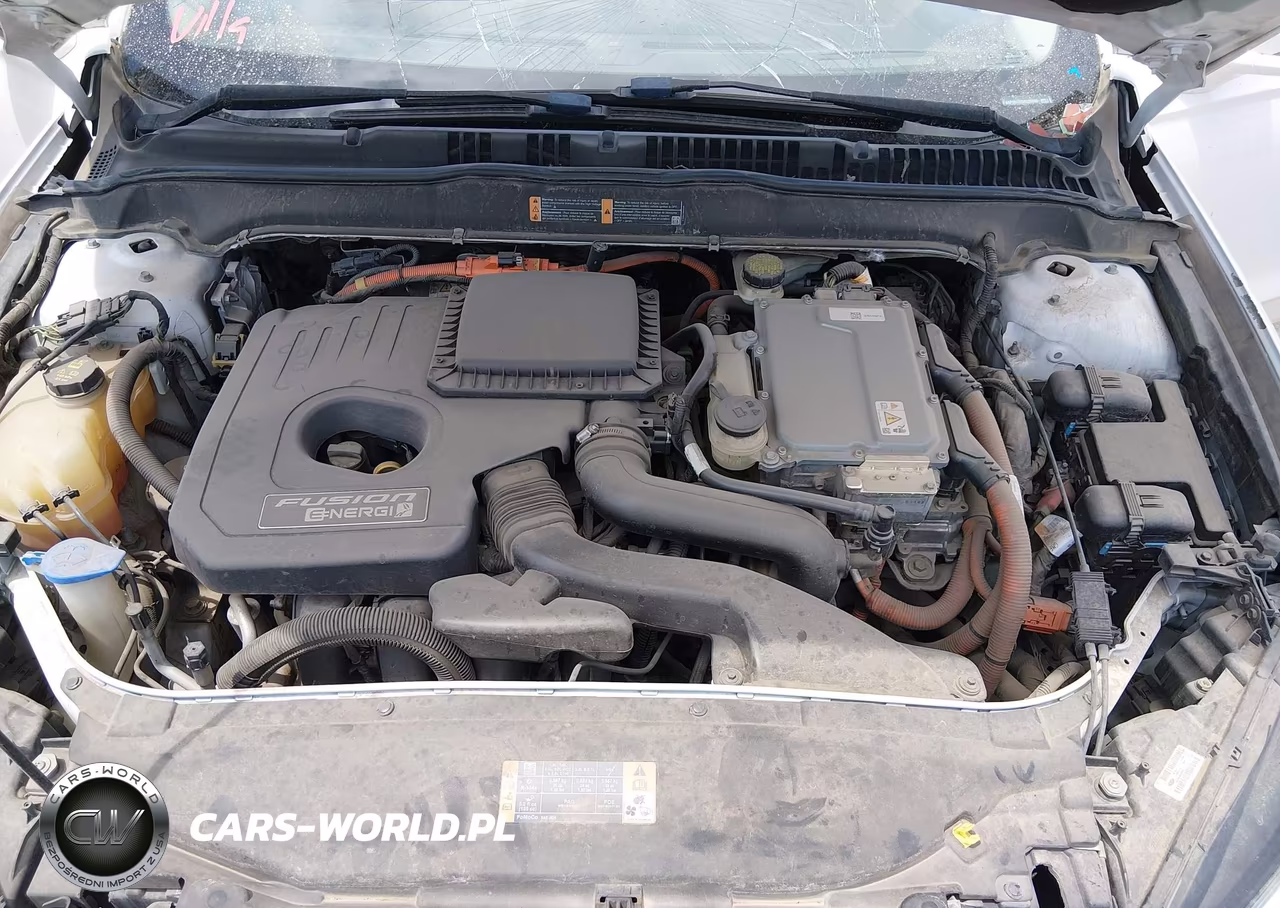 2016 Ford Fusion Energi Titanium VIN:3FA6P0SUXGR320500 - 10