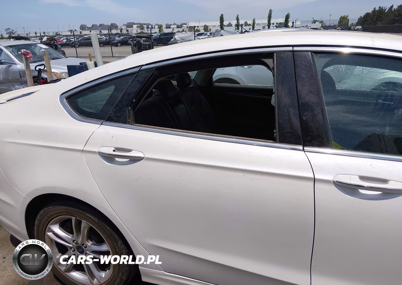 2016 Ford Fusion Energi Titanium VIN:3FA6P0SUXGR320500 - 19