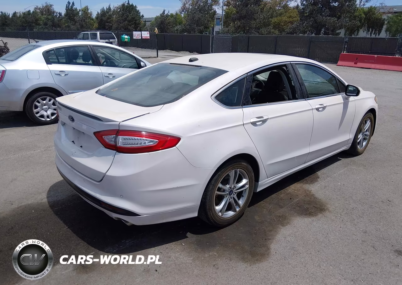 2016 Ford Fusion Energi Titanium VIN:3FA6P0SUXGR320500 - 4