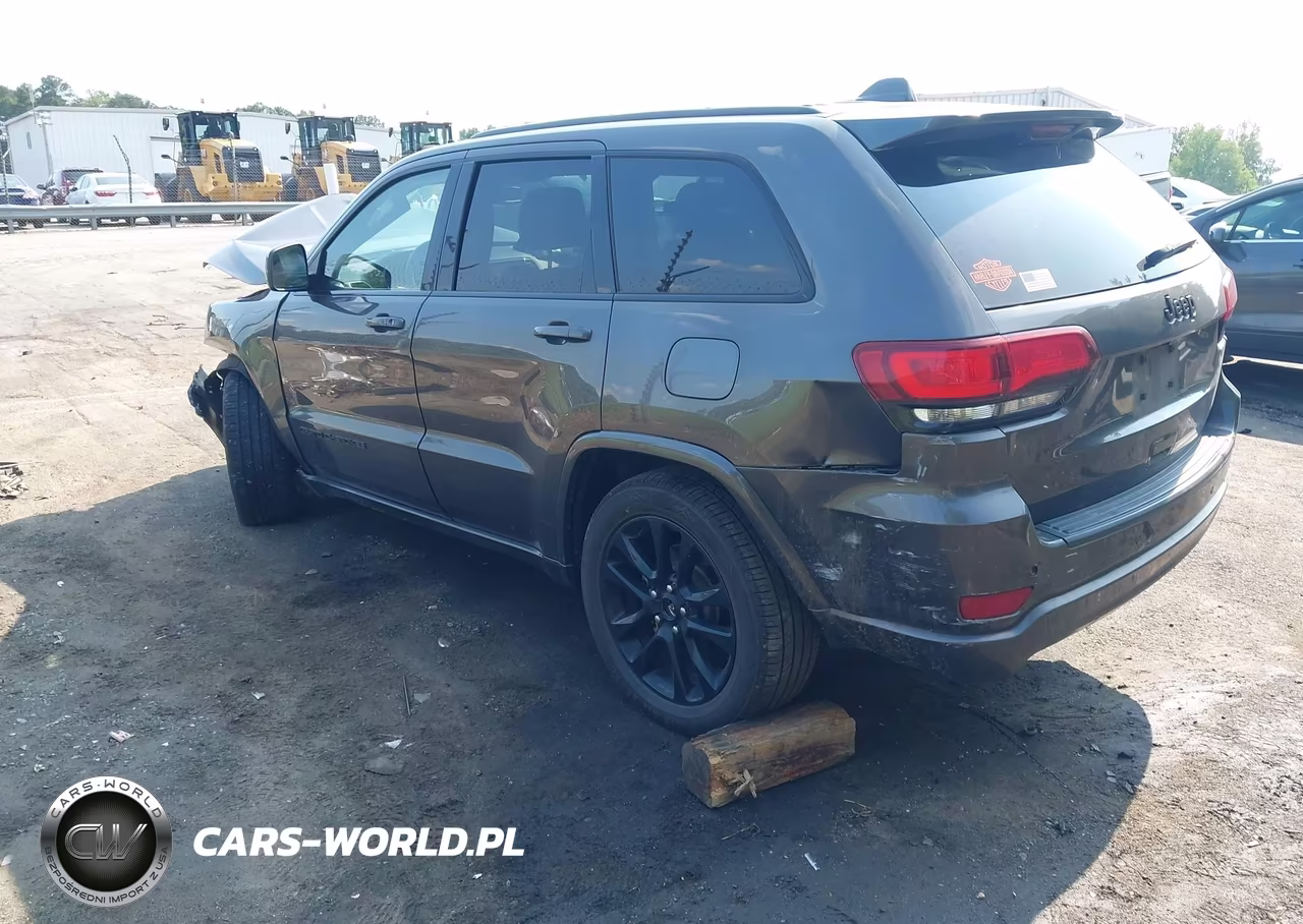 2020 Jeep Grand Cherokee Altitude 4X2 VIN:1C4RJEAG1LC153034 - 3