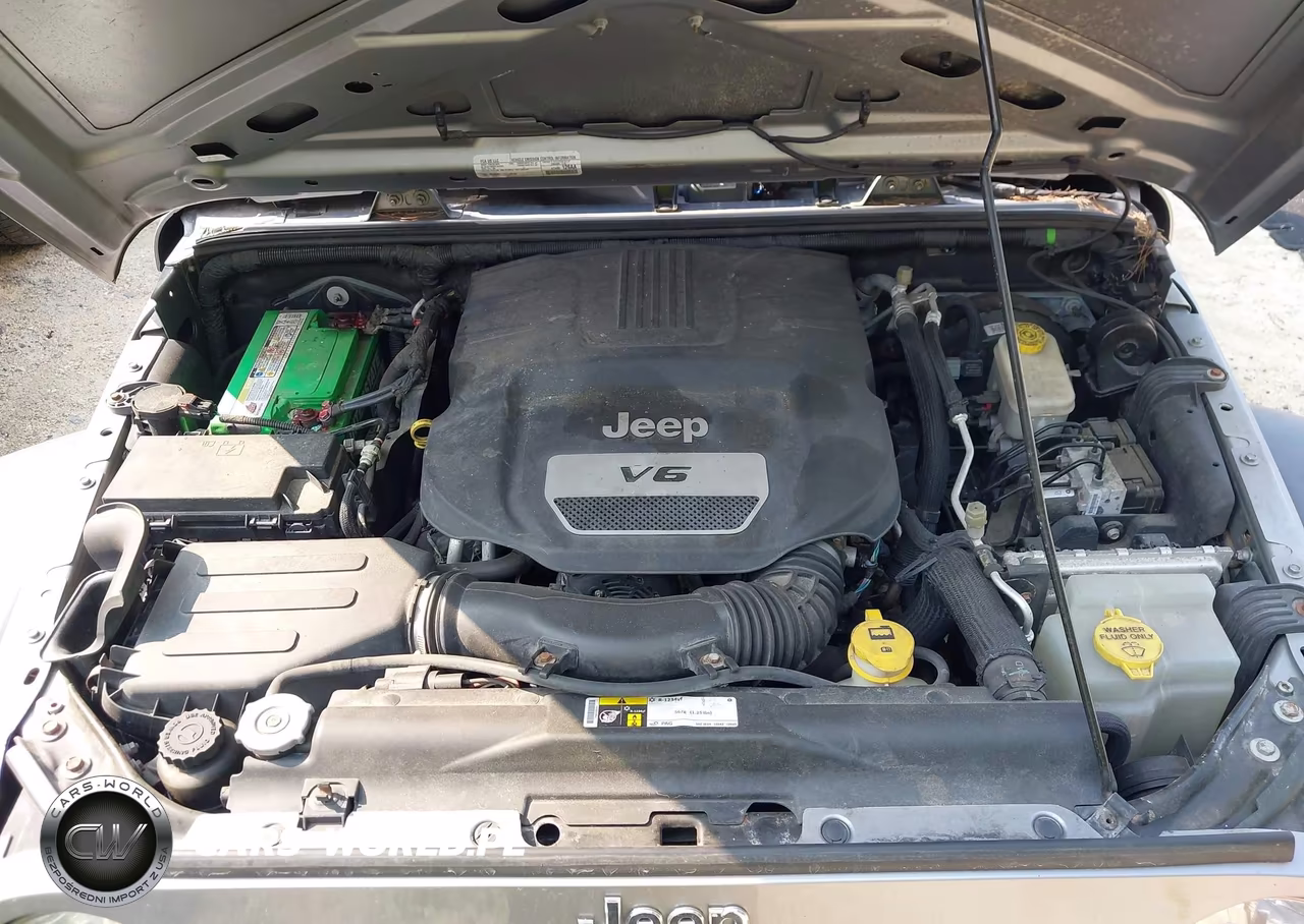 2015 Jeep Wrangler Unlimited Sport VIN:1C4BJWDG9FL745370 - 10