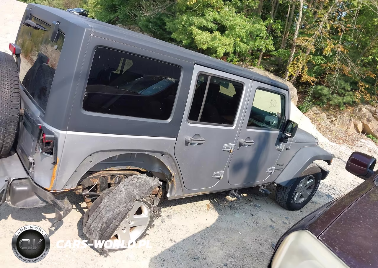 2015 Jeep Wrangler Unlimited Sport VIN:1C4BJWDG9FL745370 - 13