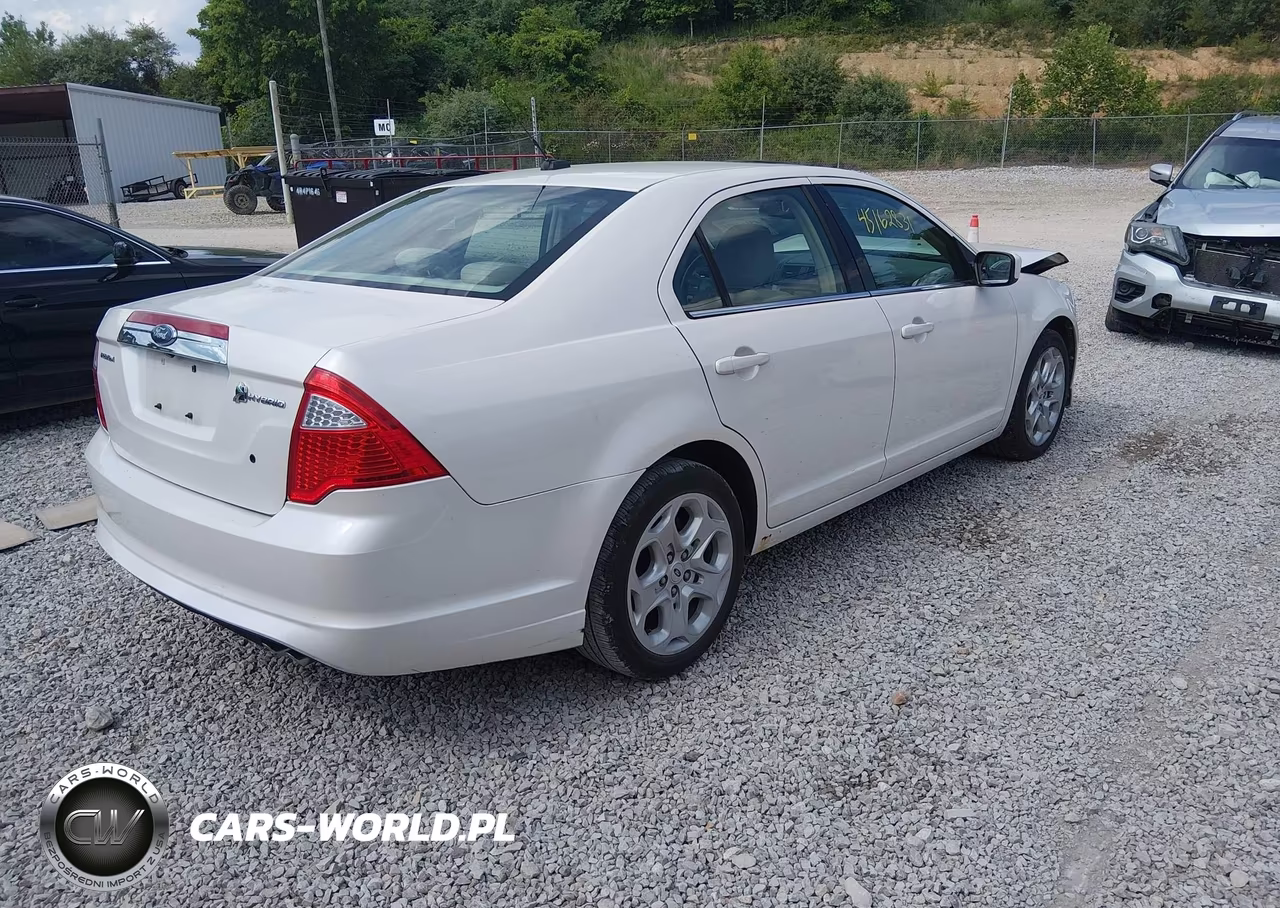 2010 Ford Fusion Se VIN:3FAHP0HA0AR276326 - 4
