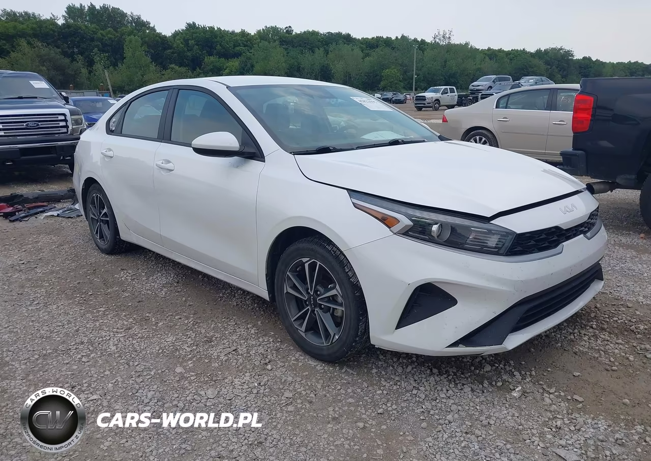 2023 Kia Forte Lxs – zdjęcie 1 z 17
