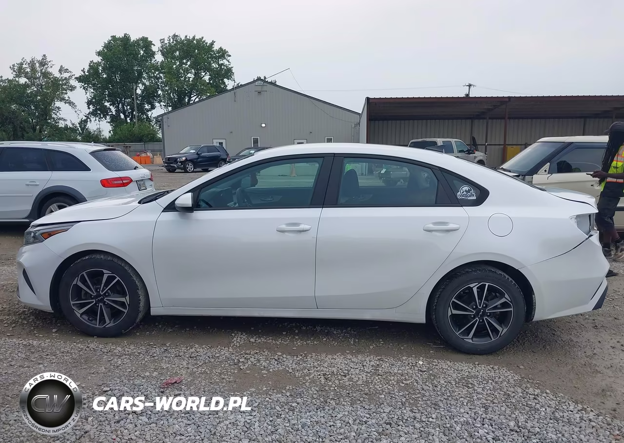 2023 Kia Forte Lxs VIN:3KPF24AD8PE507811 - 15