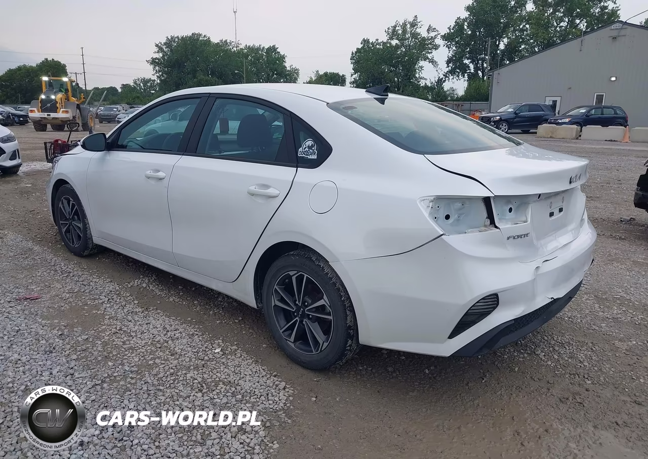 2023 Kia Forte Lxs VIN:3KPF24AD8PE507811 - 3