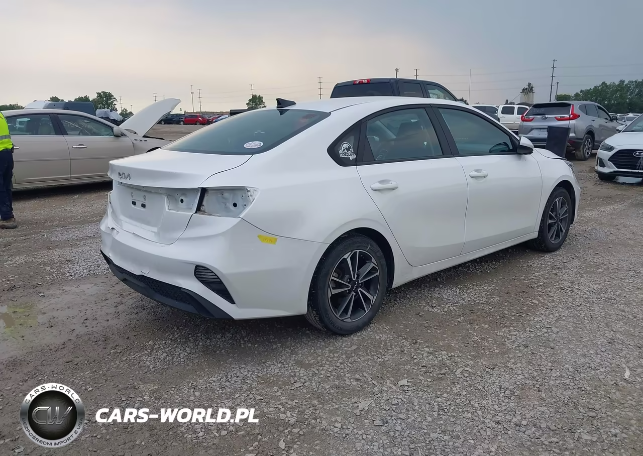 2023 Kia Forte Lxs VIN:3KPF24AD8PE507811 - 4