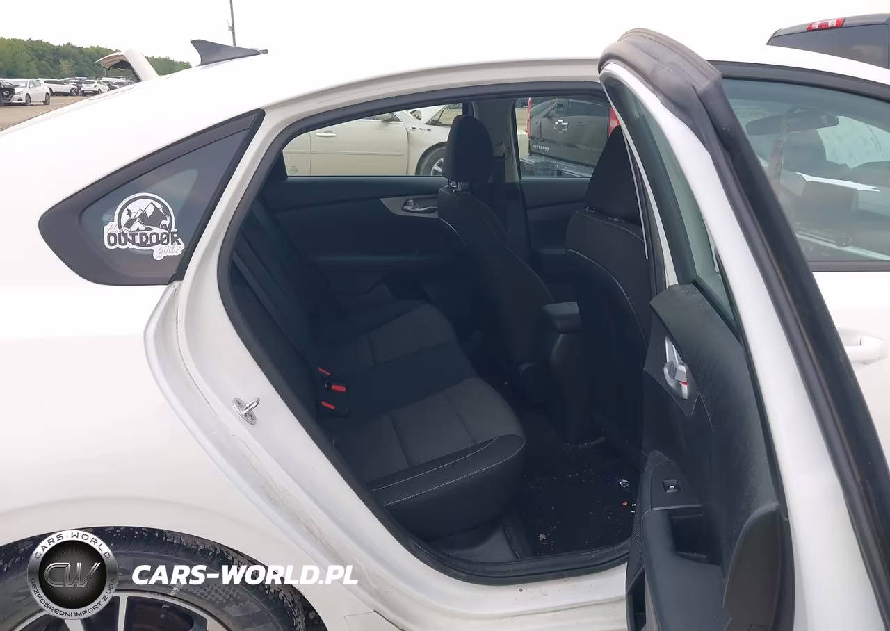 2023 Kia Forte Lxs VIN:3KPF24AD8PE507811 - 8