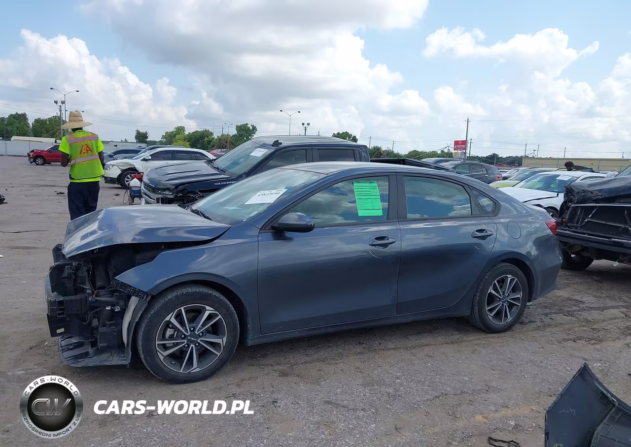 2024 Kia Forte Lxs VIN:3KPF24AD9RE701363 - 15
