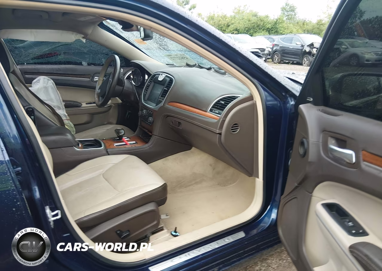 2014 Chrysler 300C Luxury Series VIN:2C3CCAPG7EH117577 - 5